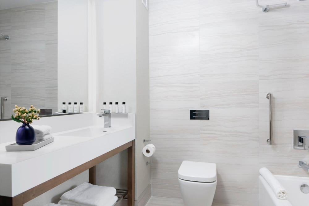 Guest room, 2 Queen interior